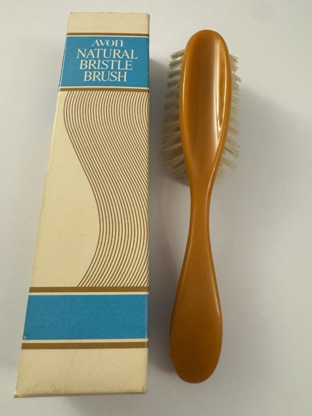 Avon Natural Bristle Performance Flair Brush 8" Nylon Bristles Butterscotch HM9